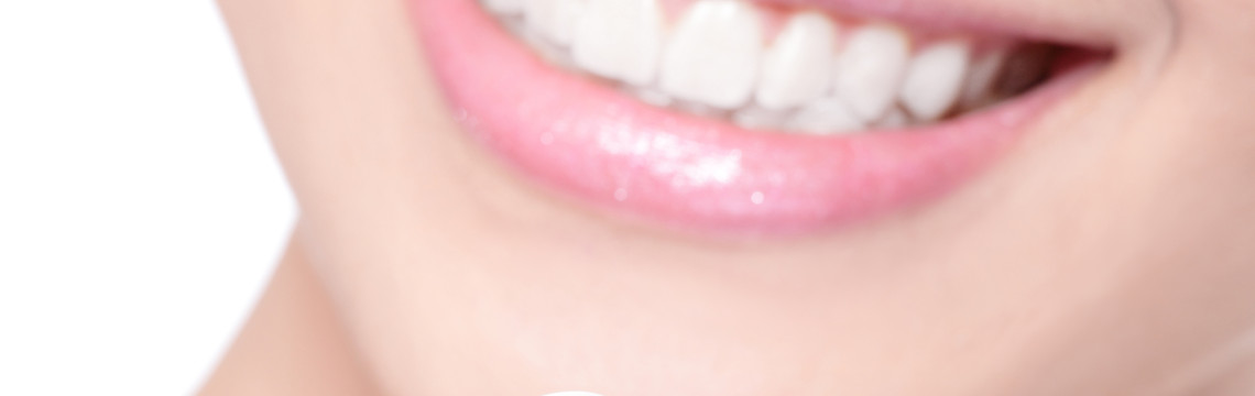 Hogyan válasszuk ki a megfelelő fogkefét, és mit használjunk az érzékeny fogakra?